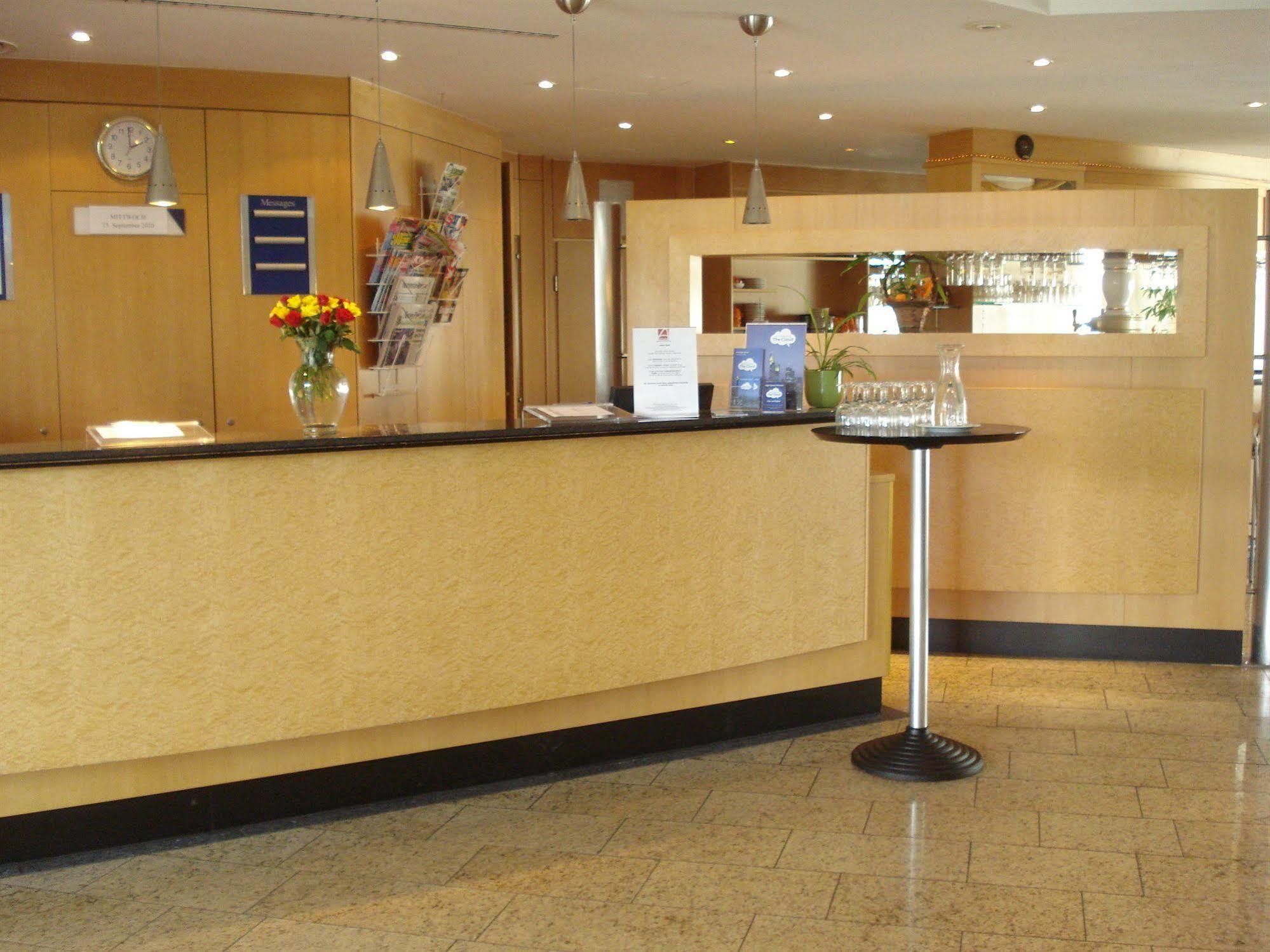 Ramada By Wyndham Hannover Messe Laatzen Exterior photo