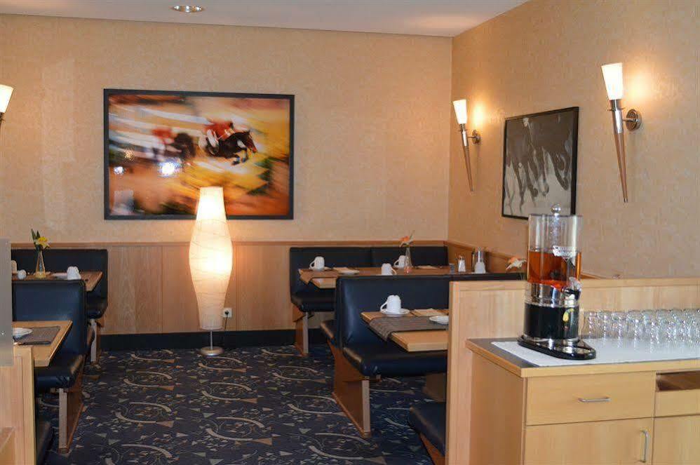 Ramada By Wyndham Hannover Messe Laatzen Exterior photo